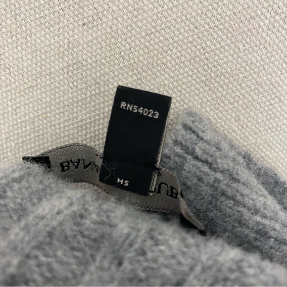 Banana Republic Aire Ribbed V-Neck Sweater - Picture 7 of 7